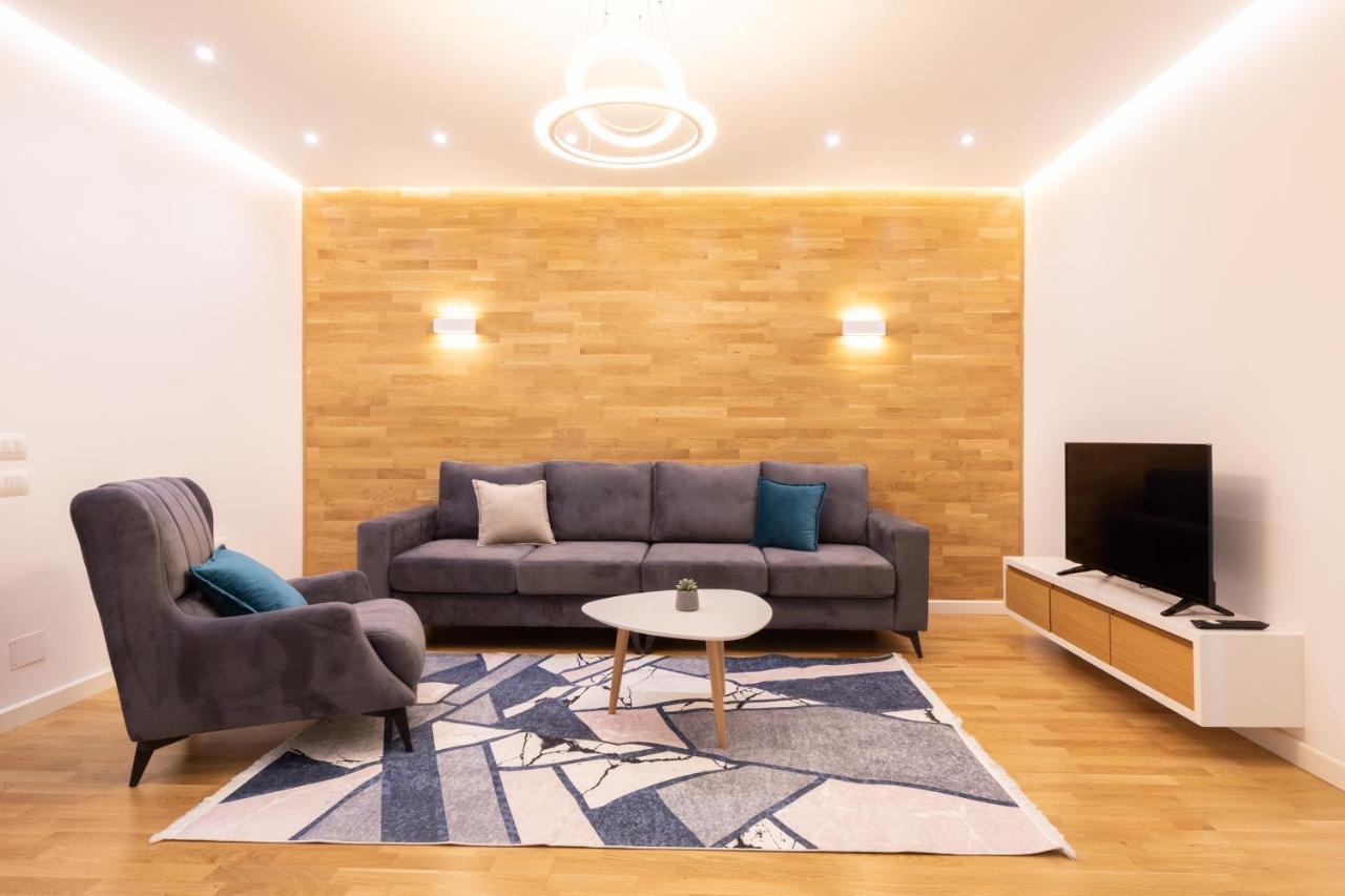 Exclusive 2 Bedrooms Apartment Тирана Екстер'єр фото