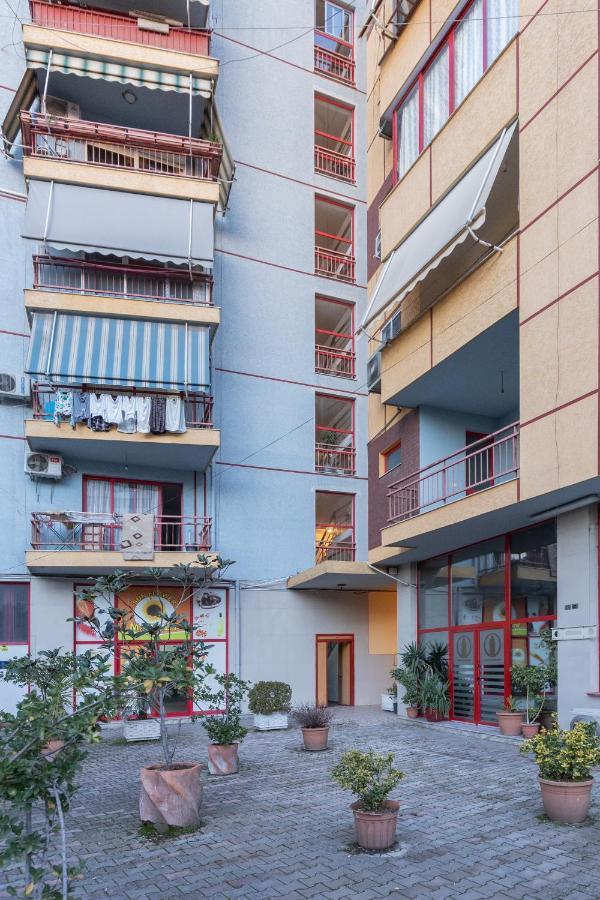 Exclusive 2 Bedrooms Apartment Тирана Екстер'єр фото