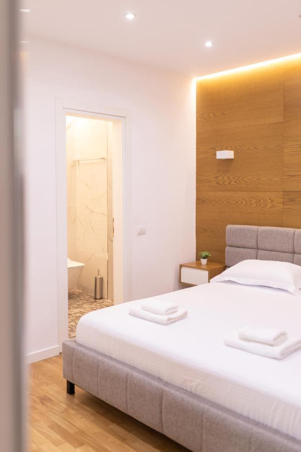 Exclusive 2 Bedrooms Apartment Тирана Екстер'єр фото