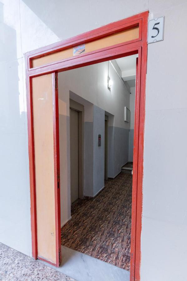Exclusive 2 Bedrooms Apartment Тирана Екстер'єр фото