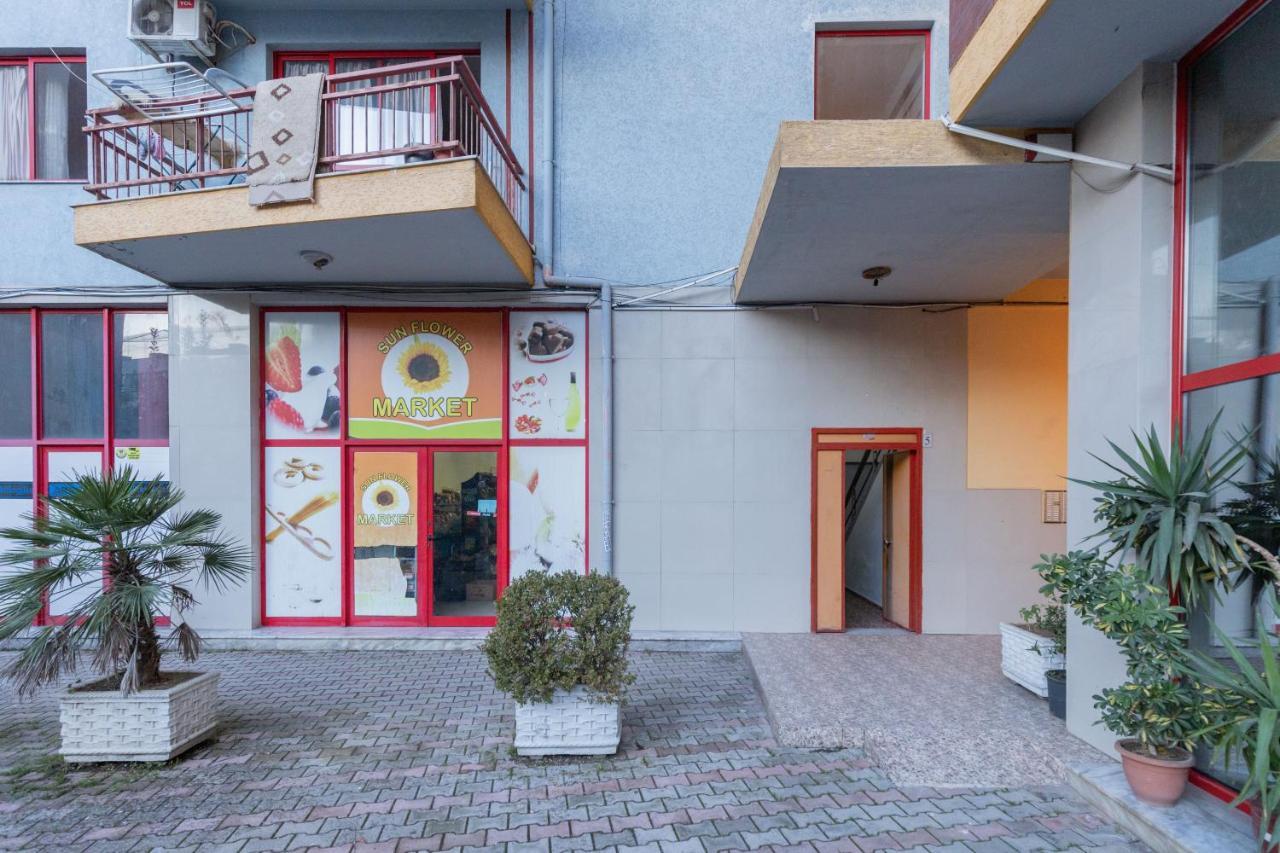 Exclusive 2 Bedrooms Apartment Тирана Екстер'єр фото