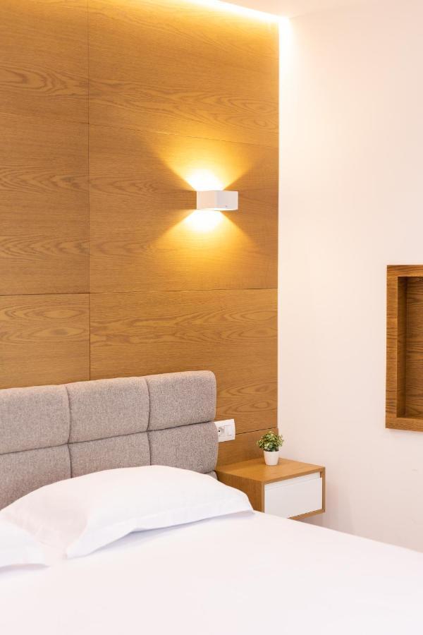Exclusive 2 Bedrooms Apartment Тирана Екстер'єр фото