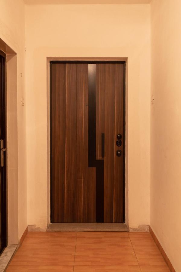 Exclusive 2 Bedrooms Apartment Тирана Екстер'єр фото