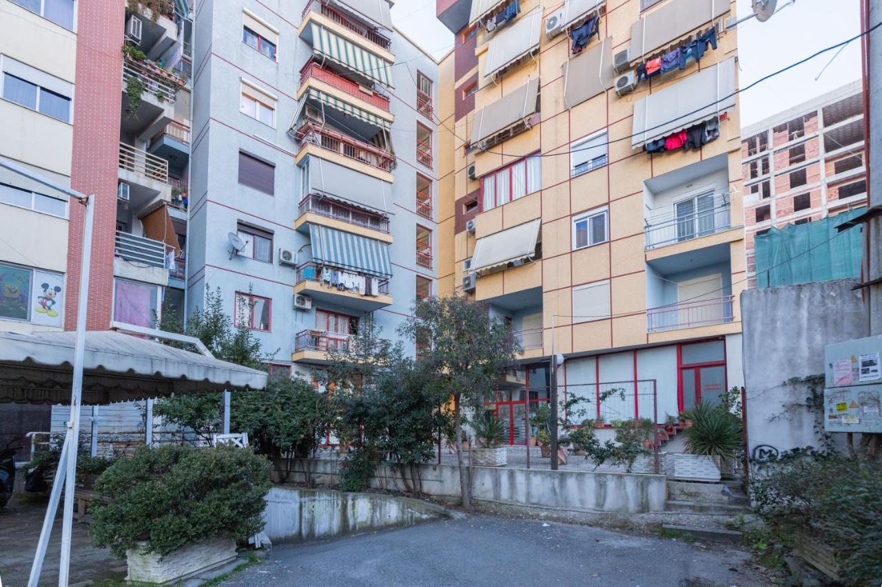 Exclusive 2 Bedrooms Apartment Тирана Екстер'єр фото