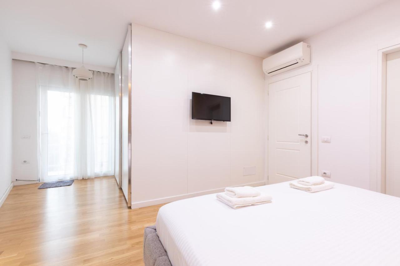 Exclusive 2 Bedrooms Apartment Тирана Екстер'єр фото