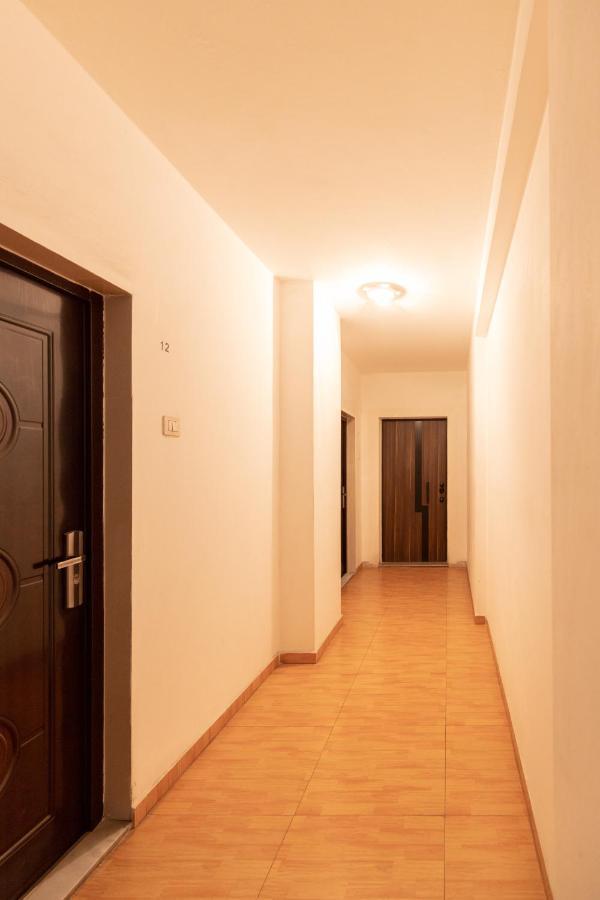 Exclusive 2 Bedrooms Apartment Тирана Екстер'єр фото